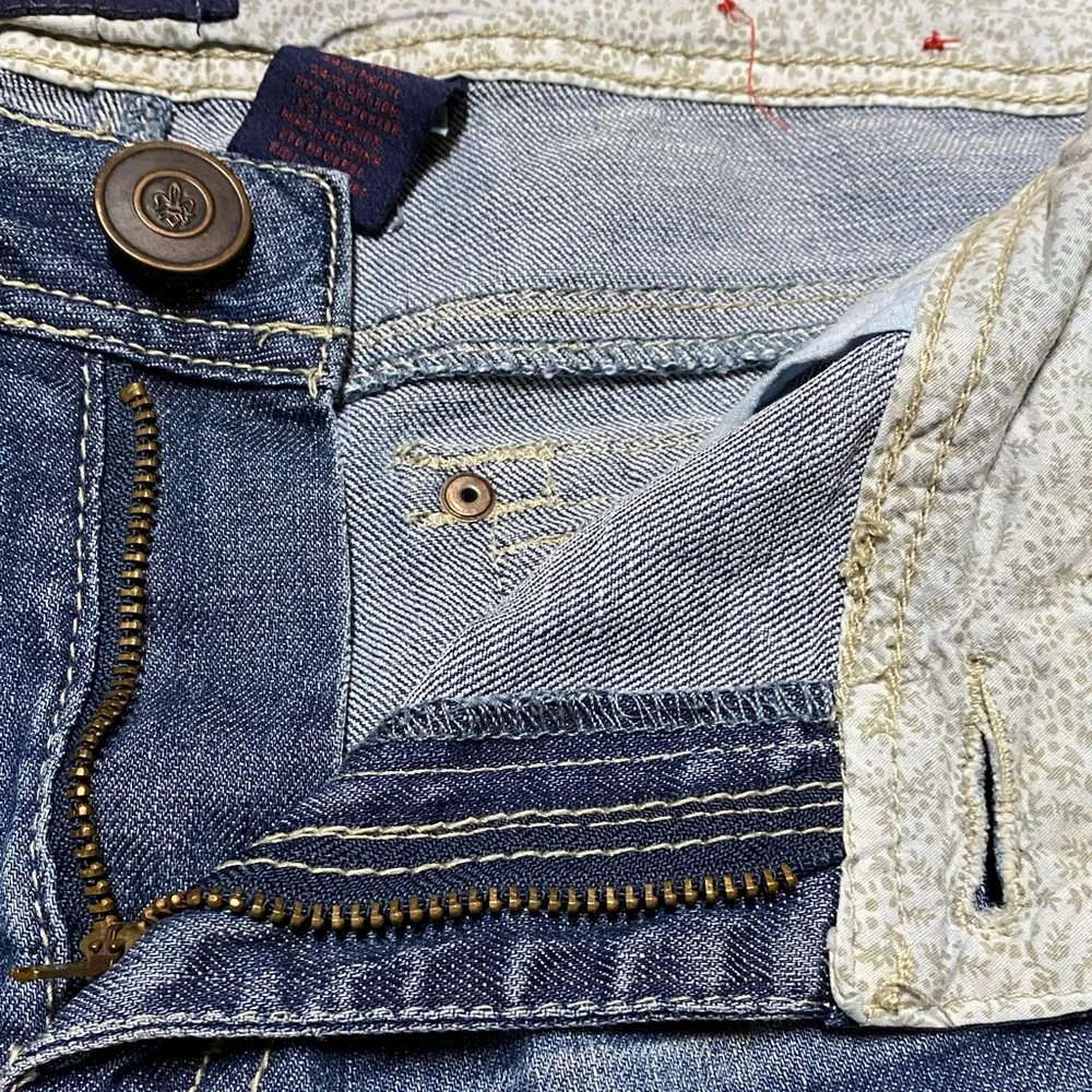 Jean Shorts Women’s 12 Blue Medium Wash Denim Casual Mid Rise Five Pocket Bottom